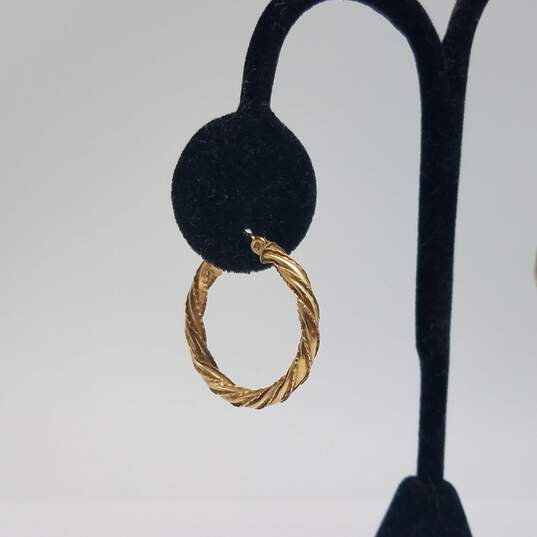 10k Gold Vintage Twist Round Hoop Earrings 1.8g image number 3