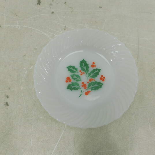 Vintage Termocrisa Crisa Christmas Holly Berry Milk Glass Coupe Soup Bowls Set of 4 image number 2