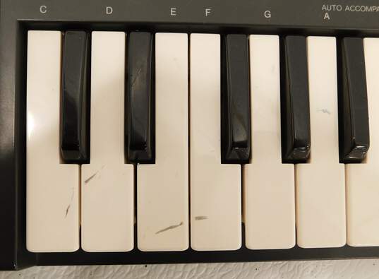 VNTG Yamaha Brand PSS-140 Model PortaSound Electronic Keyboard/Piano image number 3
