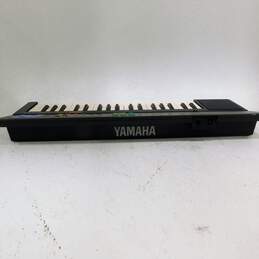 VNTG Yamaha Brand PSS-140 Model PortaSound Electronic Keyboard w/ Power Adapter alternative image