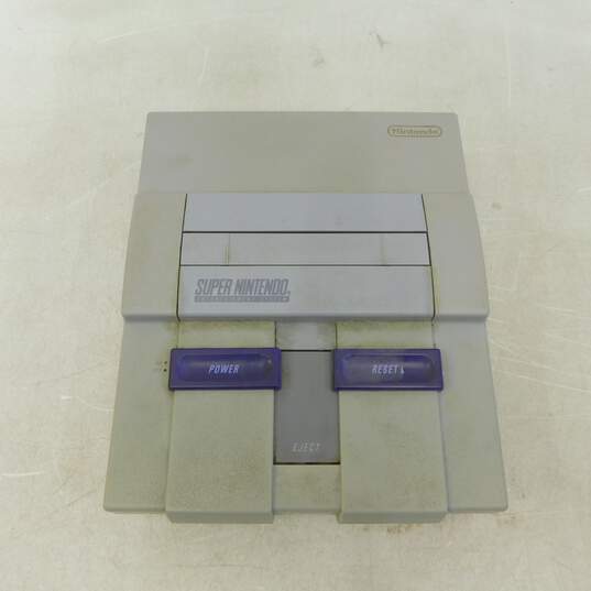 Super Nintendo SNES Console image number 2