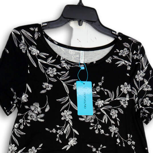 NWT Womens Black White Floral Short Sleeve Pullover Tunic Top Size Medium image number 3