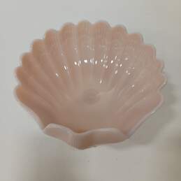 Cambridge Clam Seashell  Shaped Bowl alternative image