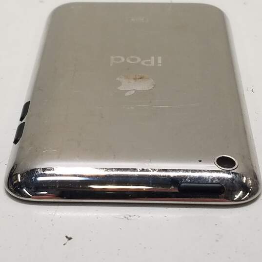 Apple iPod Touch (4th Generation) 8GB iOS 5.1.1 image number 3