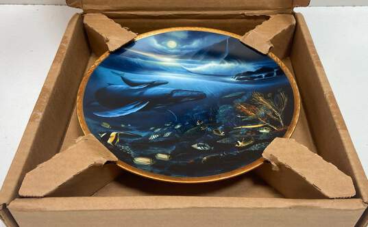 Wyland Limited Edition Set of 2 Collectors 8.5 in Wall Art Plates image number 2