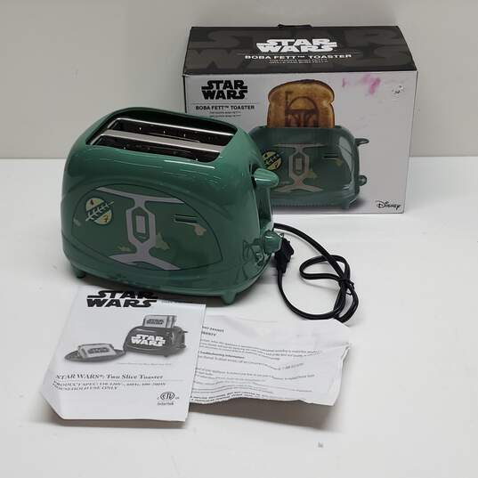 Uncanny Brands Star Wars Boba Fett Toaster image number 1