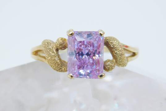 10K Yellow Gold Purple Cubic Zirconia Ring 2.5g image number 1