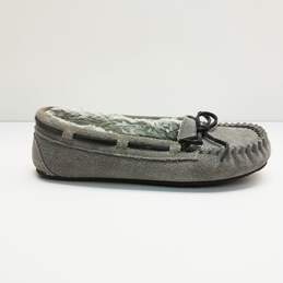Minnetonka Suede Loafer Slipper Size 6 Gray alternative image