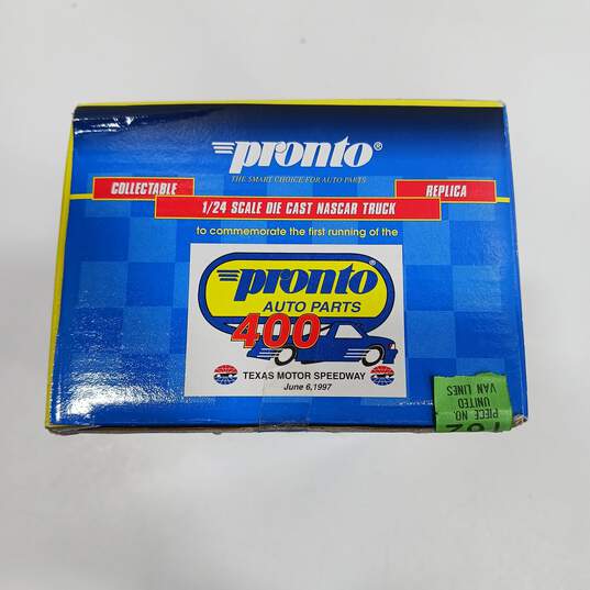 Racing Champions 1/24 Scale Pronto Auto Parts 97 image number 5