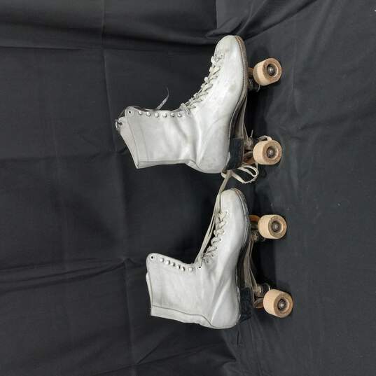 Vintage Roller Skates image number 4