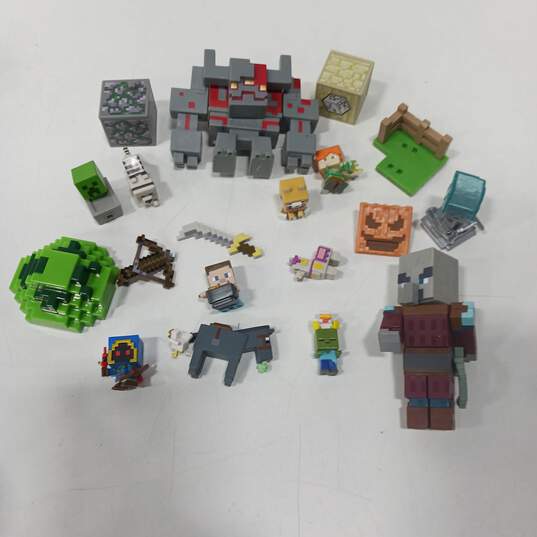 4lbs Bundle of Assorted Minecraft Minifigures image number 4