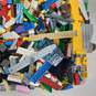 Bundle of 7lbs of Assorted Lego Building Bricks image number 3