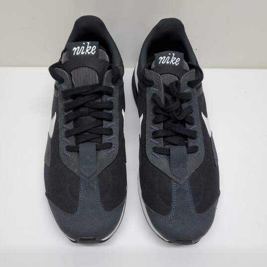 Nike Black Sneakers image number 2