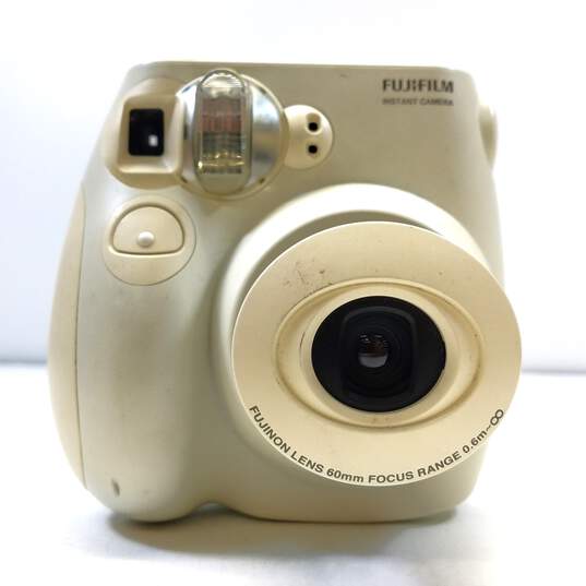 Fujifilm Instax Mini 7s Instant Camera image number 2