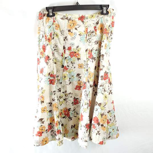 Cabi Women White Floral Mid Pleated Skirt Sz 6 image number 3