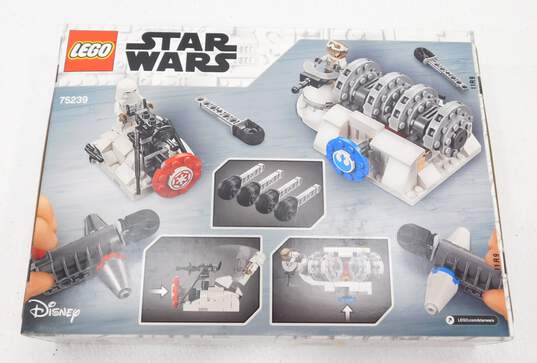 Star Wars Factory Sealed Set 75239: Action Battle Hoth Generator Attack image number 5