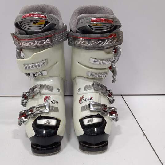 Women's Off White Nordica Olympia Ski Boots Size 240-245/285mm image number 1