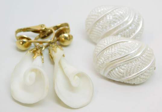 VNTG Mid Century MOP & Shell Clip Earrings image number 5