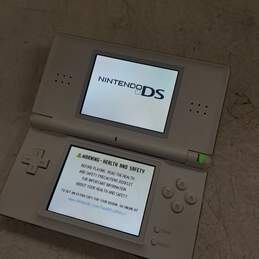 Nintendo DS Lite White Untested alternative image