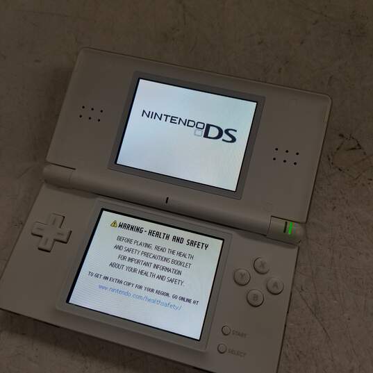 Nintendo DS Lite White Untested image number 2