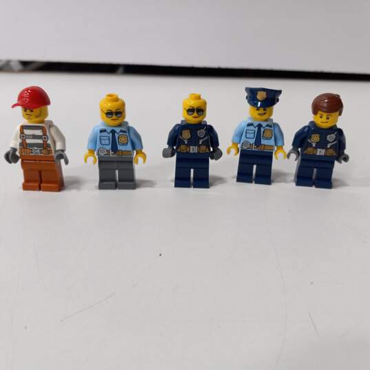 24pc Bundle of Assorted Lego City Minifigures image number 5