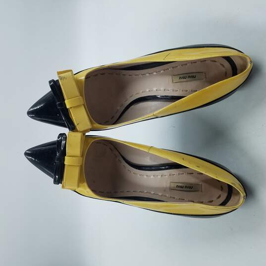 Miu Miu Patent Leather Bow Pumps Women's Sz 7 Yellow/Blk image number 6