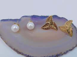 14K Gold Faux Pearl & Etched Leaves Cluster Post Earrings 1.3g