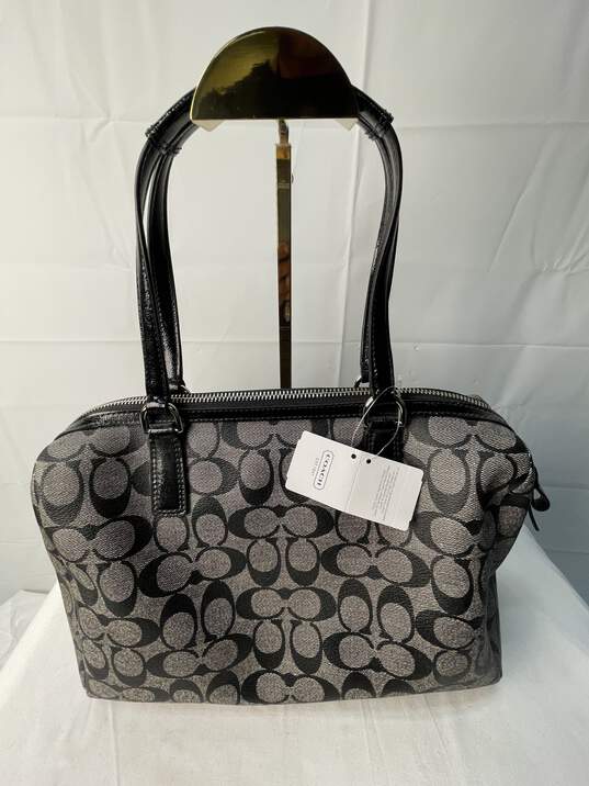 Certified Authentic Coach Black and Gray Handbag w/Shoulder Strap image number 3