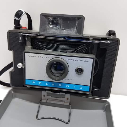 Vintage Polaroid Automatic 210 Land Camera W/ Strap image number 2
