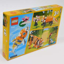 LEGO Creator 3 in 1 Majestic Tiger Building Set,Transforms Tiger to Panda Sealed alternative image