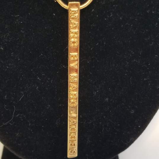 Marc By Marc Jacobs Gold Tone Logo Bar Pendant 29 7/8inch Pendant Necklace 12.7g DAMAGED image number 4