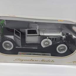 Signature Models 1930 Packard Lebaron alternative image