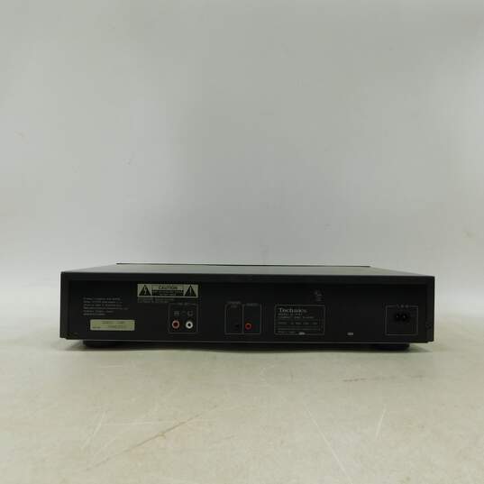 VNTG Technics Brand SL-P101 Model Compact Disc (CD) Player image number 3