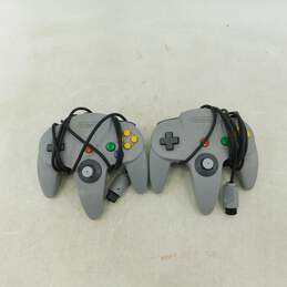4 Nintendo 64 Controllers Untested alternative image