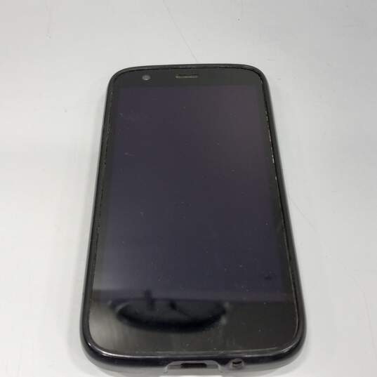 Black Motorola Smartphone image number 1