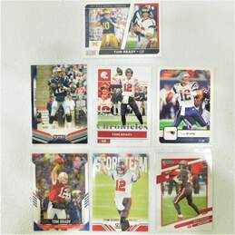 7 Tom Brady Football Cards Patriots Buccaneers alternative image