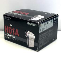 SANYO Xacti VPC-HD1A 5.1MP HD Camcorder