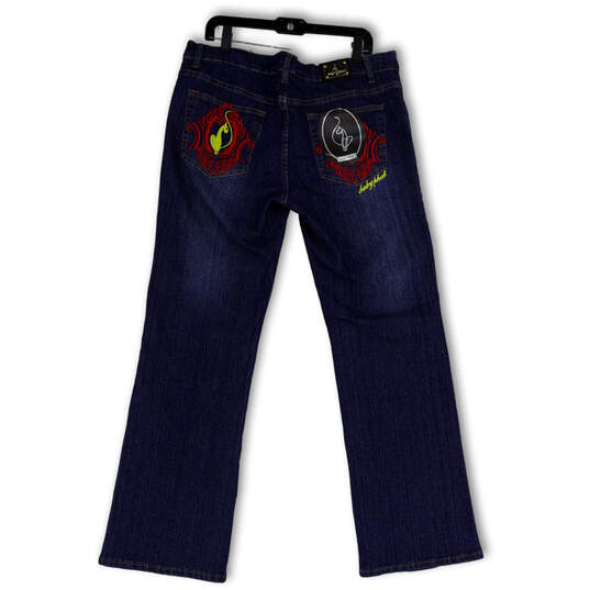NWT Womens Blue Denim Medium Wash Stretch Pockets Straight Jeans Size 19/20 image number 2