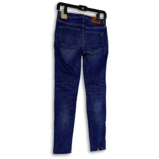 NWT Womens Blue Denim Medium Wash Pockets Stretch Skinny Leg Jeans Size 26 image number 2