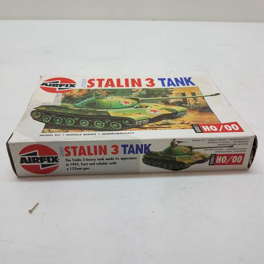 Airfix Josef Stalin 3 Tank Model Kit image number 2
