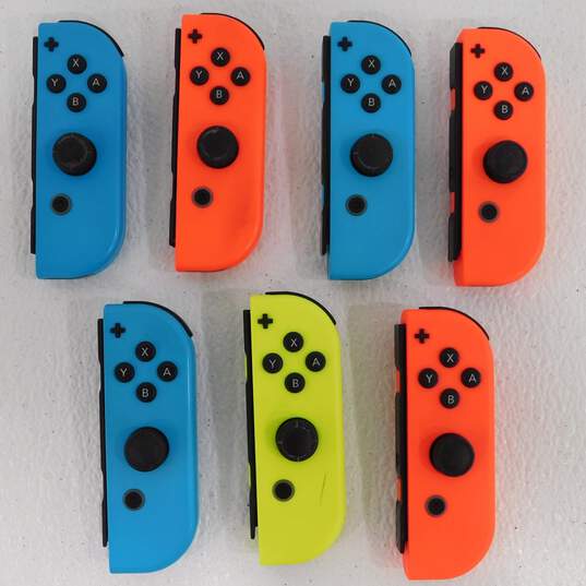 Nintendo JoyCon Controller Bundle image number 4