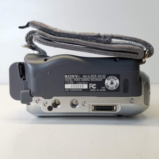 Sony Handycam DCR-HC32 MiniDV Camcorder For Parts or Repair image number 7