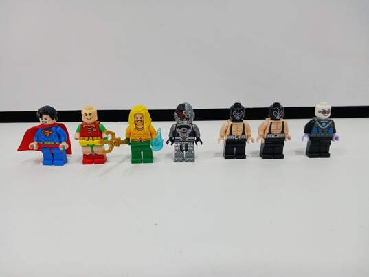 DC Minifigs image number 1