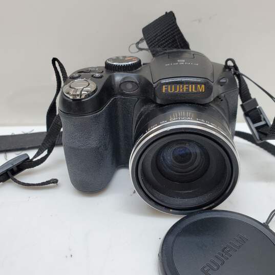 Fujifilm FinePix S Series S2800HD 14MP 18X Zoom Digital Camera image number 2
