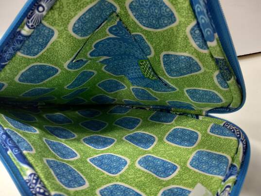Lot of 4 Assorted Vera Bradley Clutch Purses image number 6