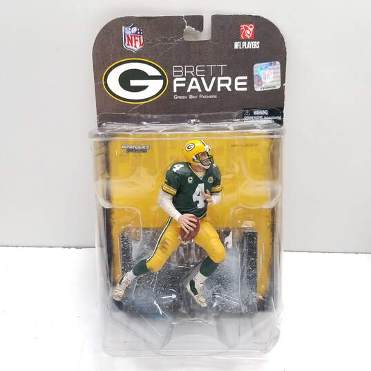 Green Bay Packers Brett Favre Figure & Plaque image number 2