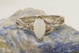 10K White Gold Marquise Opal Diamond Accent Side Stones Ring 1.4g