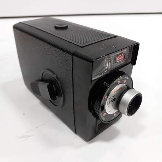Kodak Brownie Fun Saver Movie Camera with the Case image number 3