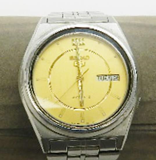 Buy the Seiko 5 Automatic 7009-876A Mens Day Date Watch | GoodwillFinds