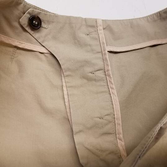 Unisex Adults Khaki Pleated Front Mid Rise Casual Bermuda Short Size 42 image number 5
